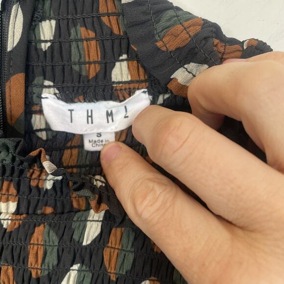 THML Women's Smocked Mini Dress Size S Black Short Sleeve Modern Geo Ruffle Boho - Picture 5 of 11